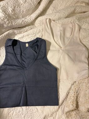 Ribbed V-Neck Cropped Tank Duo in Navy and Cream